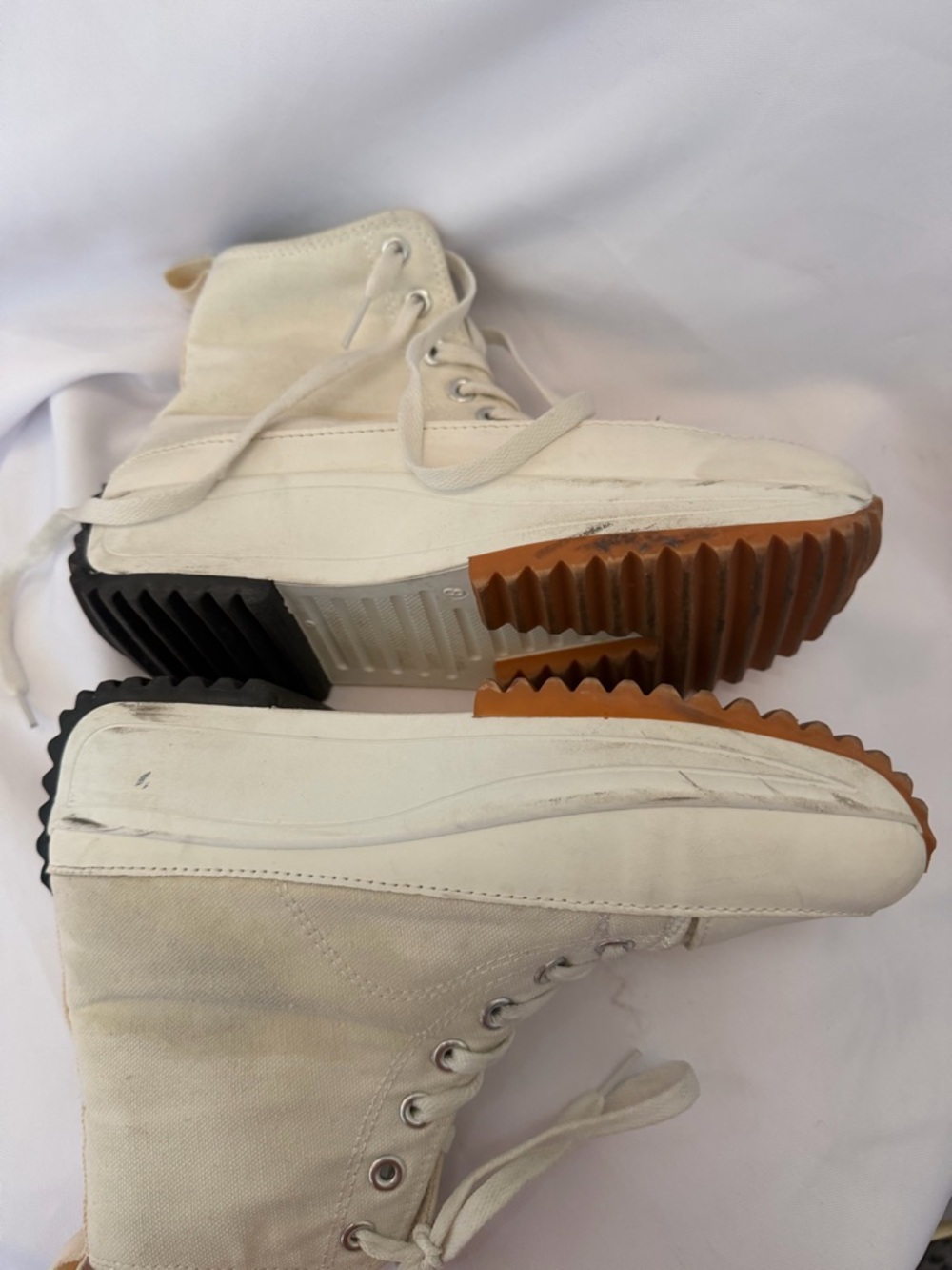 MADRAG Cream High-Top Lace-Up Platform Sneakers with Contrasting Lug Sole - Picture 15 of 15